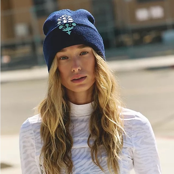 Free People Accessories - FP Movement Iconic Buti Beanie - Navy/Mint